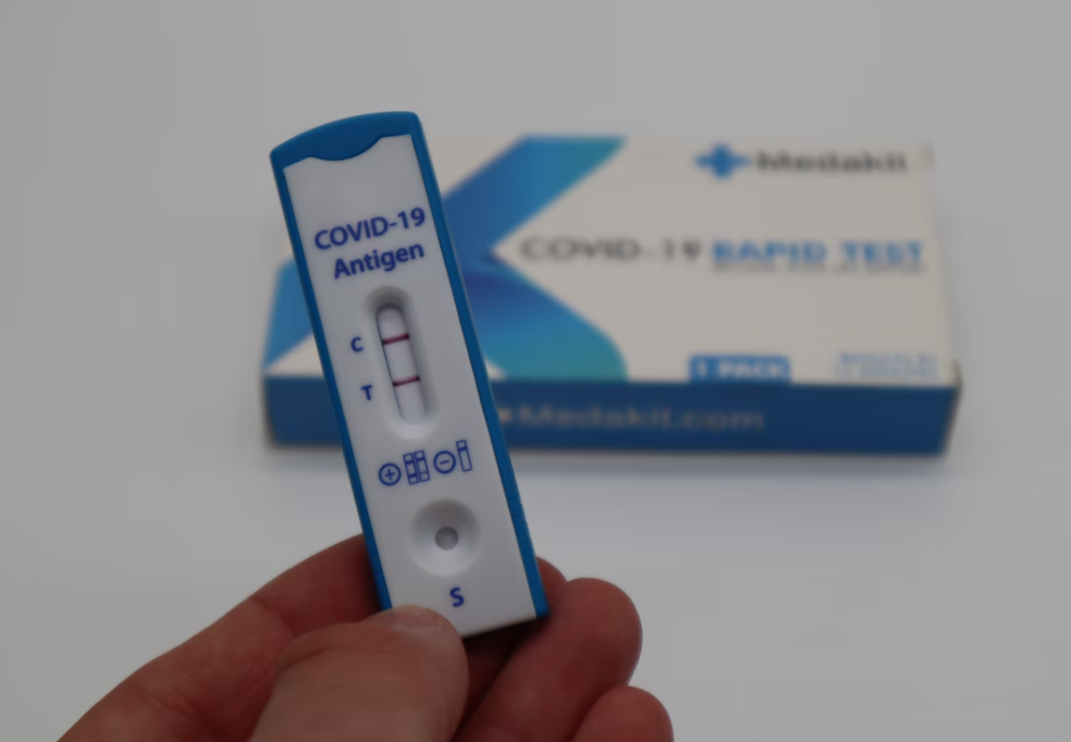 Zašto su testovi na koronavirus pozitivni i kad više nema simptoma? 