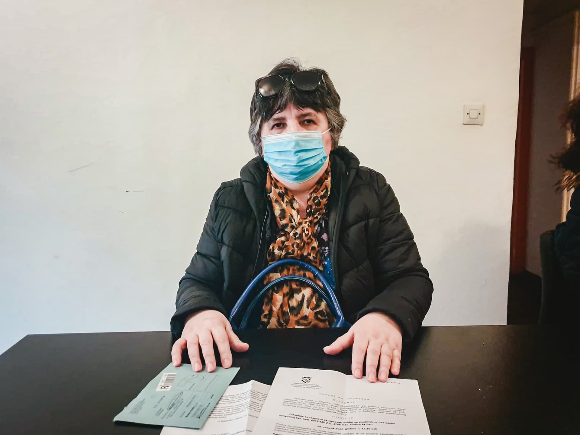 Ne može dokazati vlastiti identitet: 'Nemam supruga Boru i nisam vlasnica nekretnine u Vodicama!'