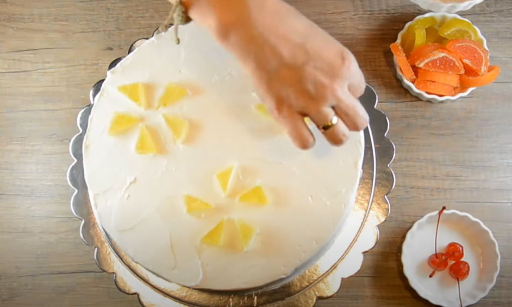 Slatki recept za pet: Ledena torta sa žele bombonima i keksima  