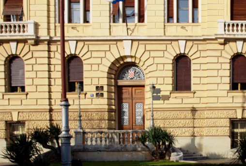 S nožem pokušao opljačkati benzinsku pumpu u Šibeniku, iz poslovnice lutrije odnio 7500 kuna
