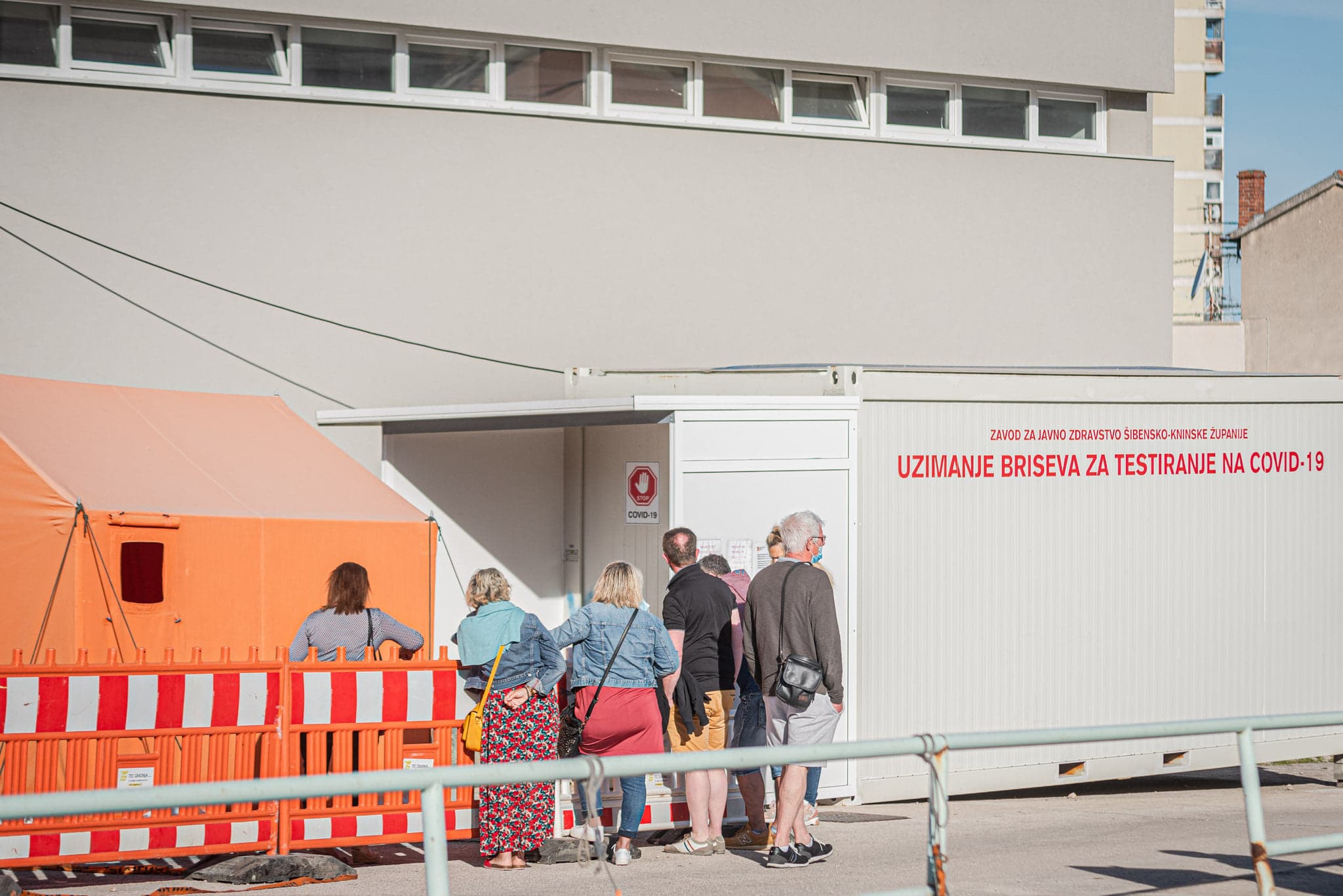 U Hrvatskoj 2061 novih slučajeva zaraze koronavirusom: Preminulo devet osoba 