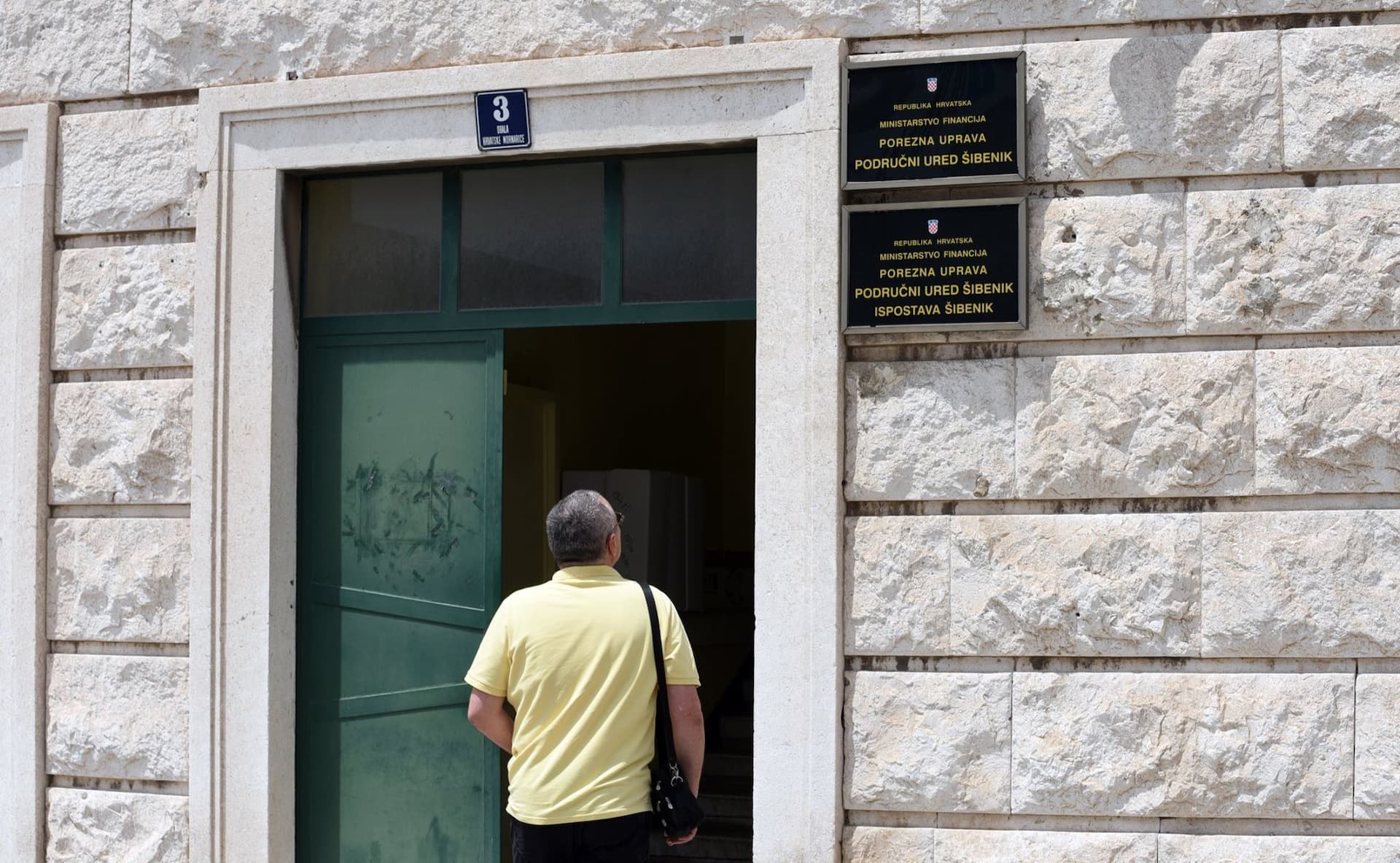 Početkom svibnja stižu prvi povrati poreza: Tko će biti isplaćen, a tko će morati nadoplatiti? 