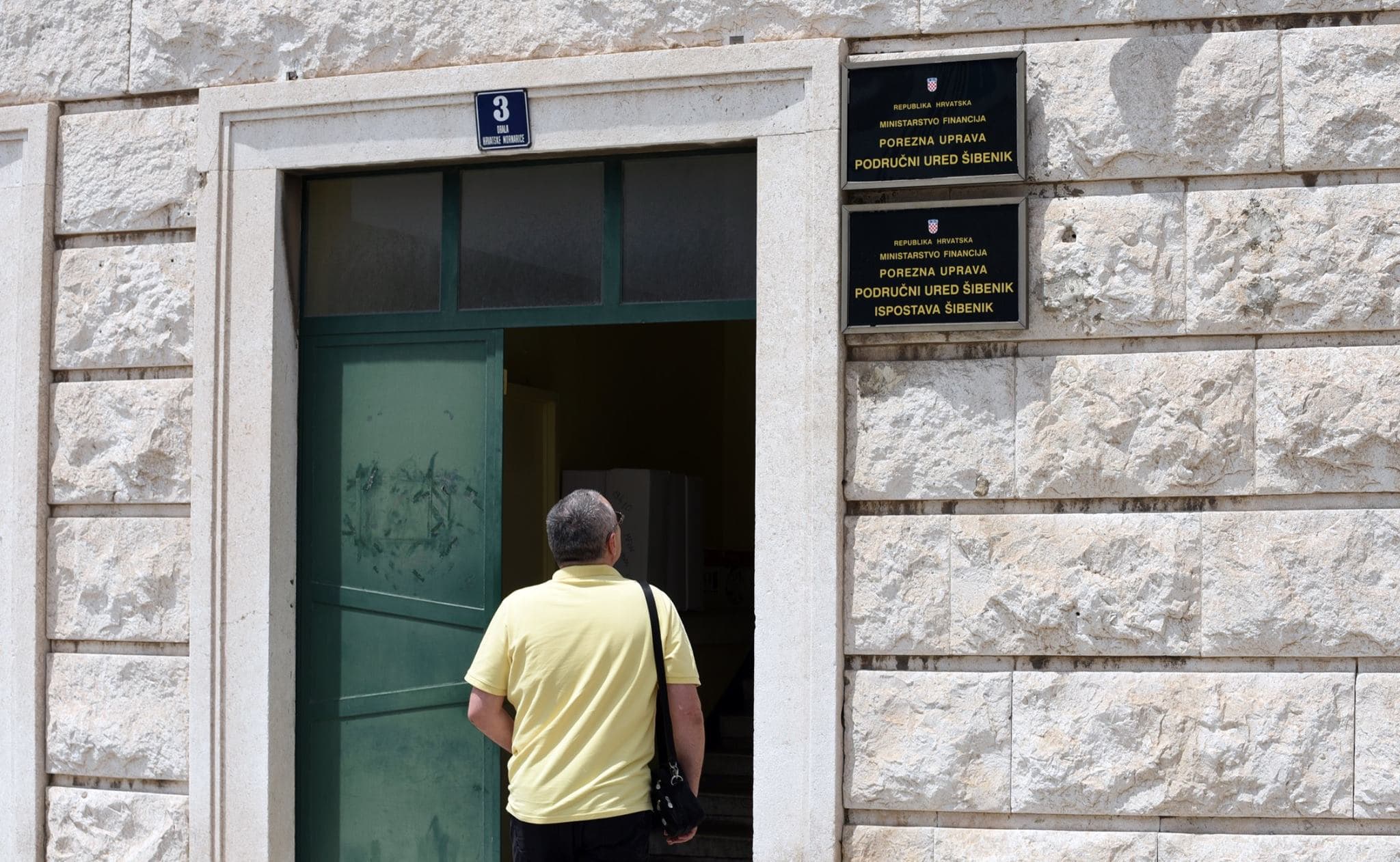 Početkom svibnja stižu prvi povrati poreza: Tko će biti isplaćen, a tko će morati nadoplatiti? 