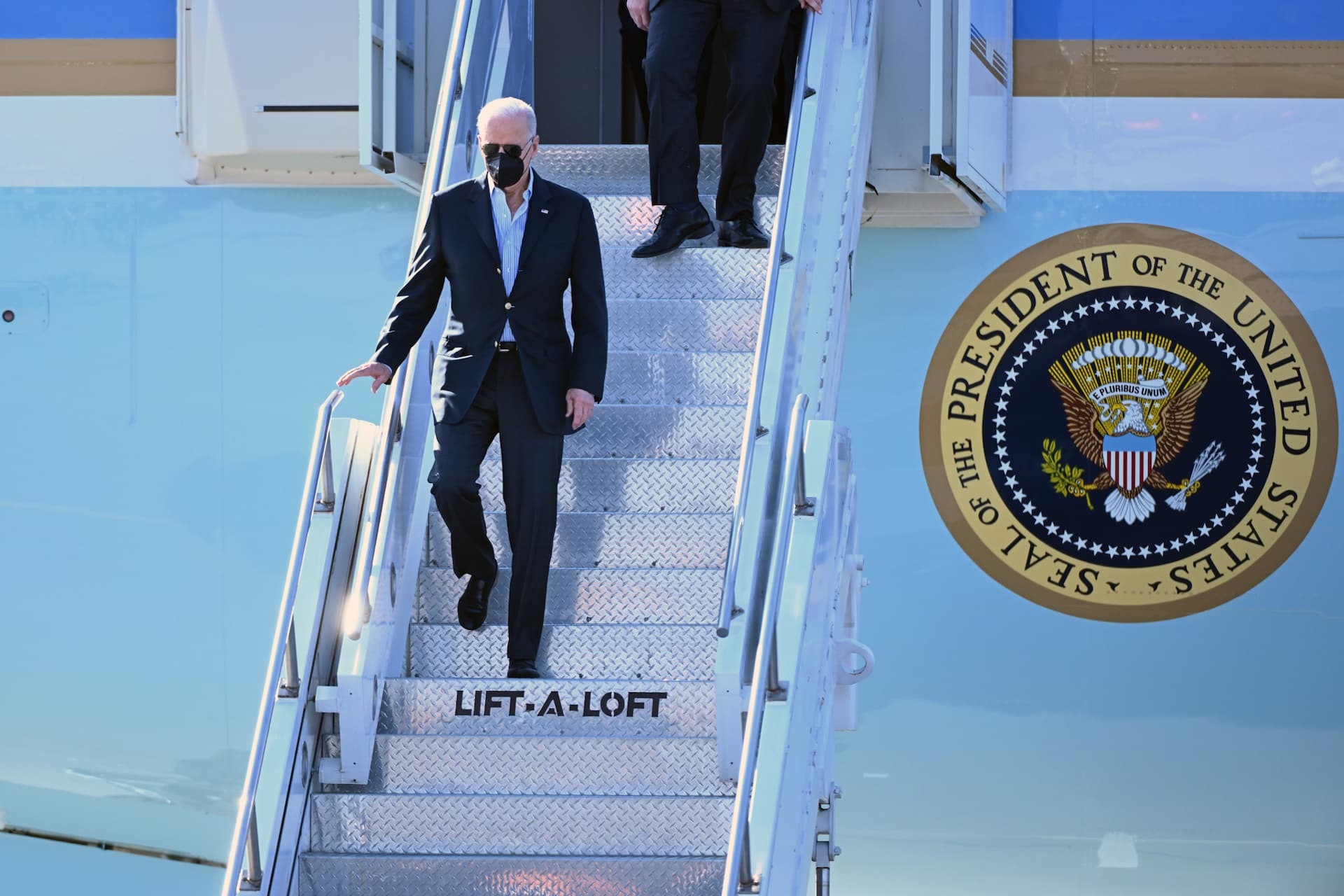 Biden stigao u Poljsku, obećao vojnu i humanitarnu pomoć