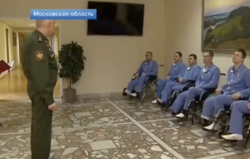Dužnosnik ruskom vojniku koji je izgubio nogu: Nadam se da ćeš uskoro stati na noge