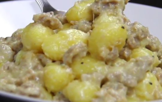 Recept za fine njoke s kobasicama iz jednog lonca 