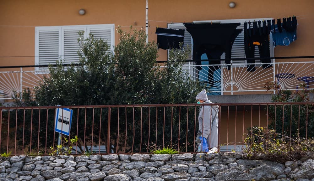 Ako se zarazite novom varijantom korone, prvo ćete osjetiti ove simptome 