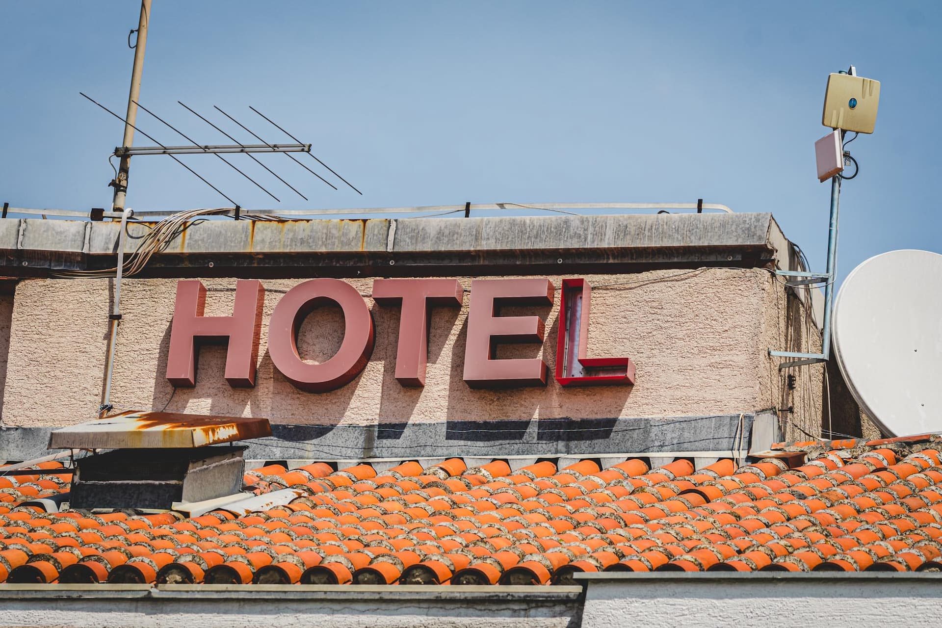 Iz baze HZZ-a hotelijeri zaposlili 838 sezonaca, trebaju ih 17.306!