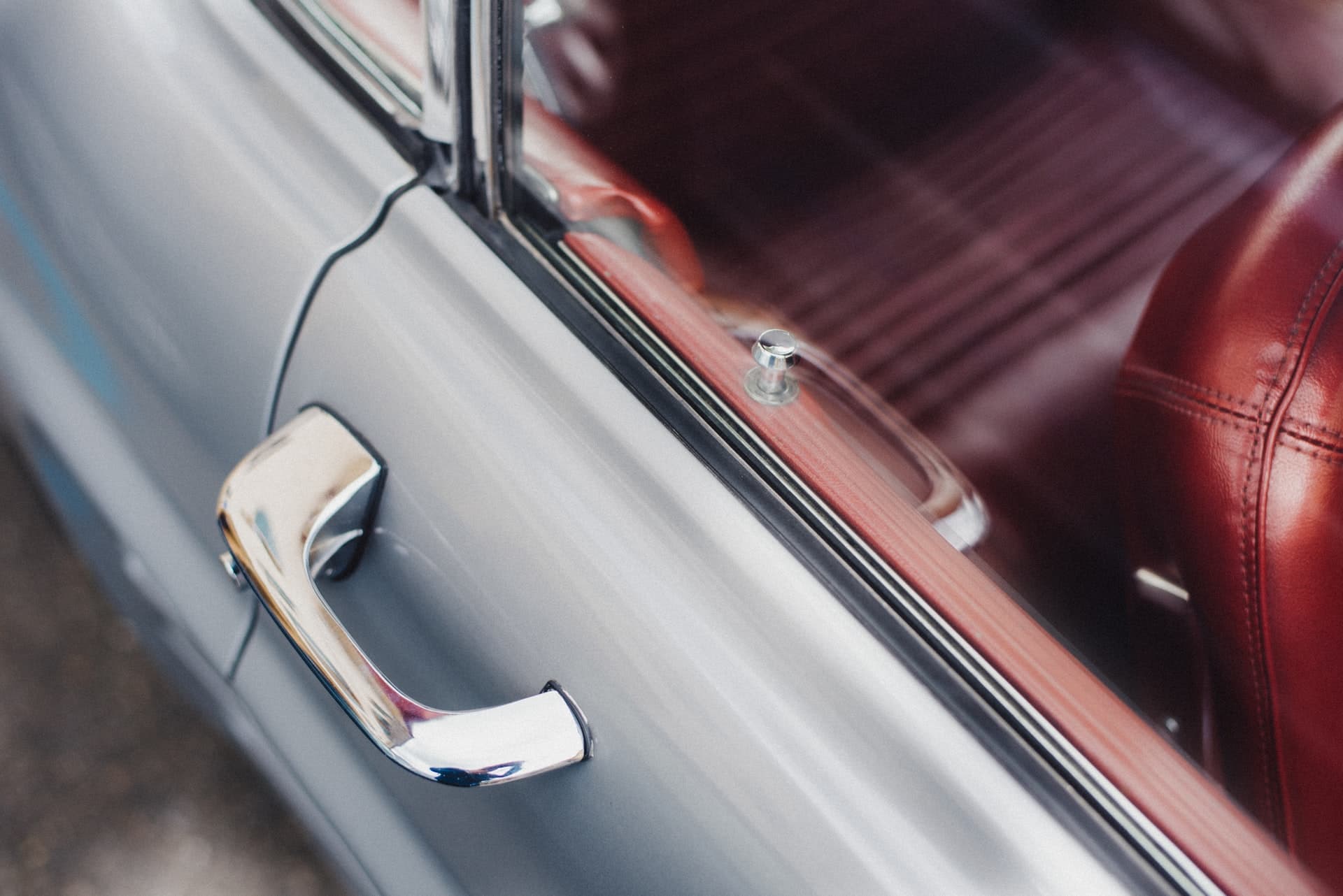 Nijemac ljubomoran na vlasnike automobila pa ih izgrebao 260 u par dana