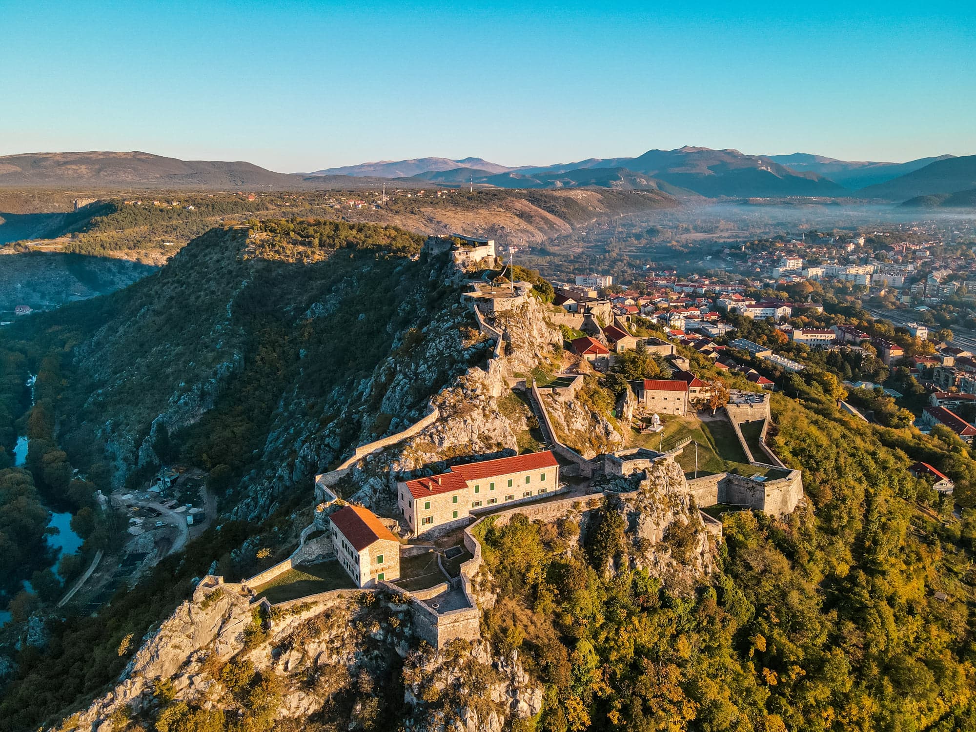 Uskrsni vikend u Kninu: Posjetite Kninsku tvrđavu i osvojite besplatan ručak!