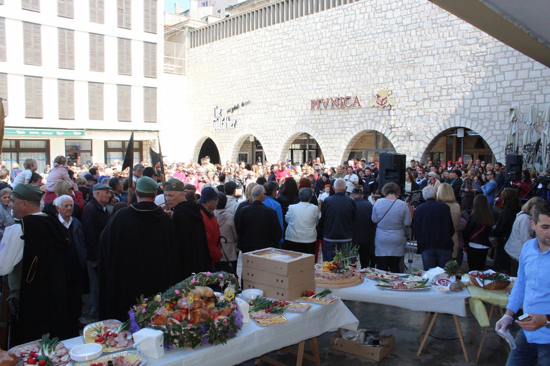 Nakon dvije godine pauze, opet Uskršnji doručak na Uskršnji ponedjeljak: Građani će se počastiti mega fritajom