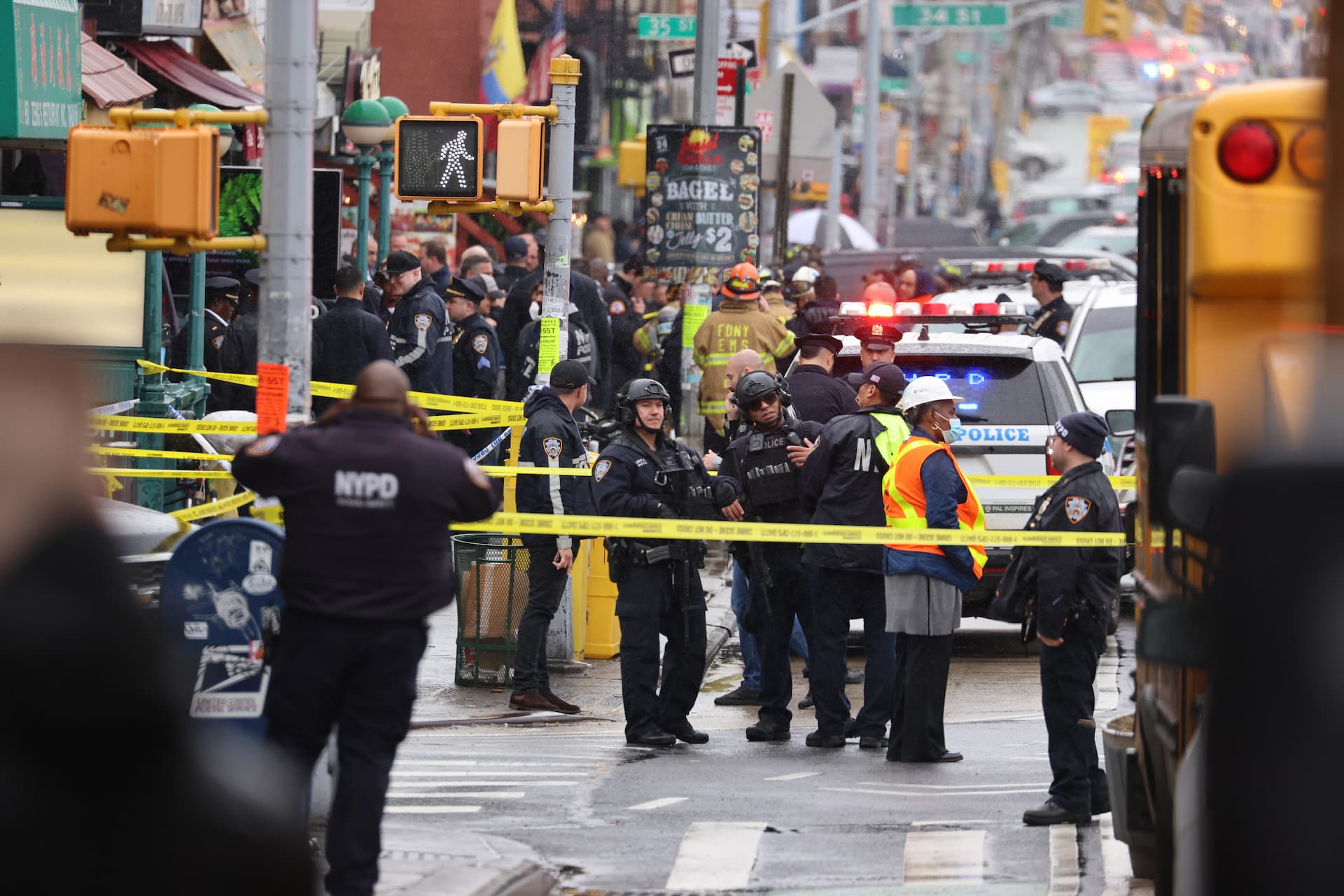 Pucnjava u podzemnoj u New Yorku, ozlijeđeno 13 ljudi: 'Nađene su eksplozivne naprave'