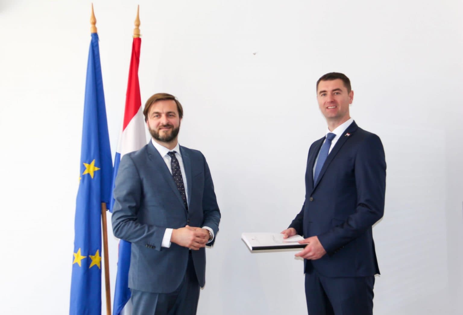 Ćorić predao Ministarstvo Filipoviću: Ostavljam mu konkurentno gospodarstvo