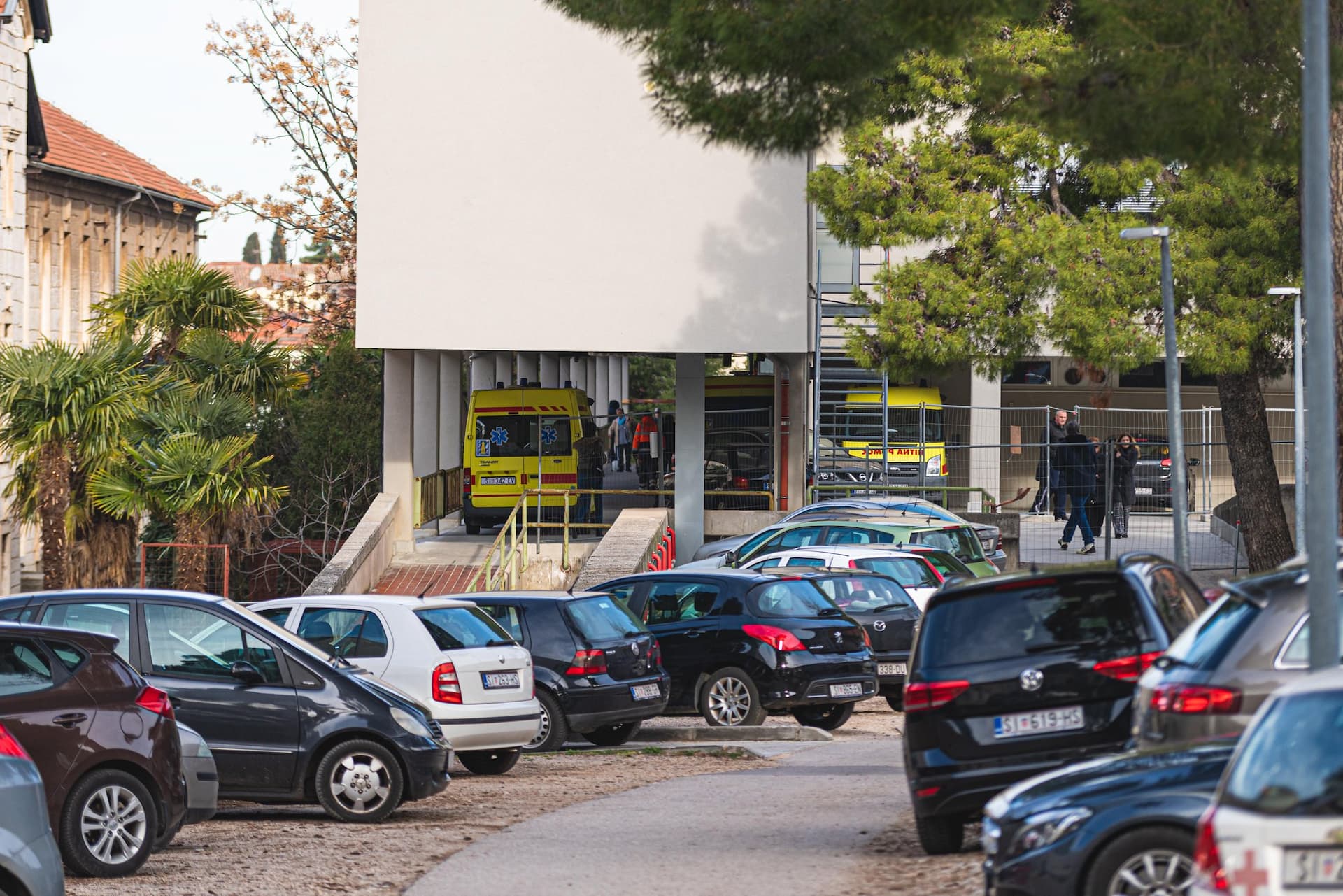 Kraj problema s parkingom u bolnici? Naplaćivat će se svima, pa i zaposlenicima