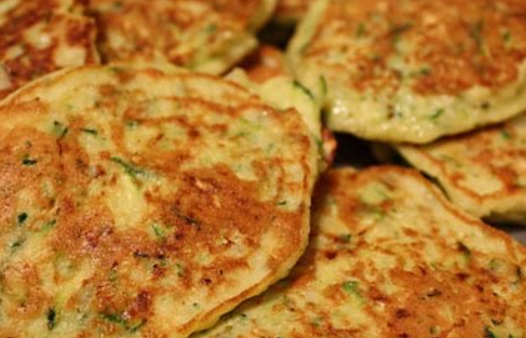 Jednostavno: Recept za sočne palačinke od tikvica i sira