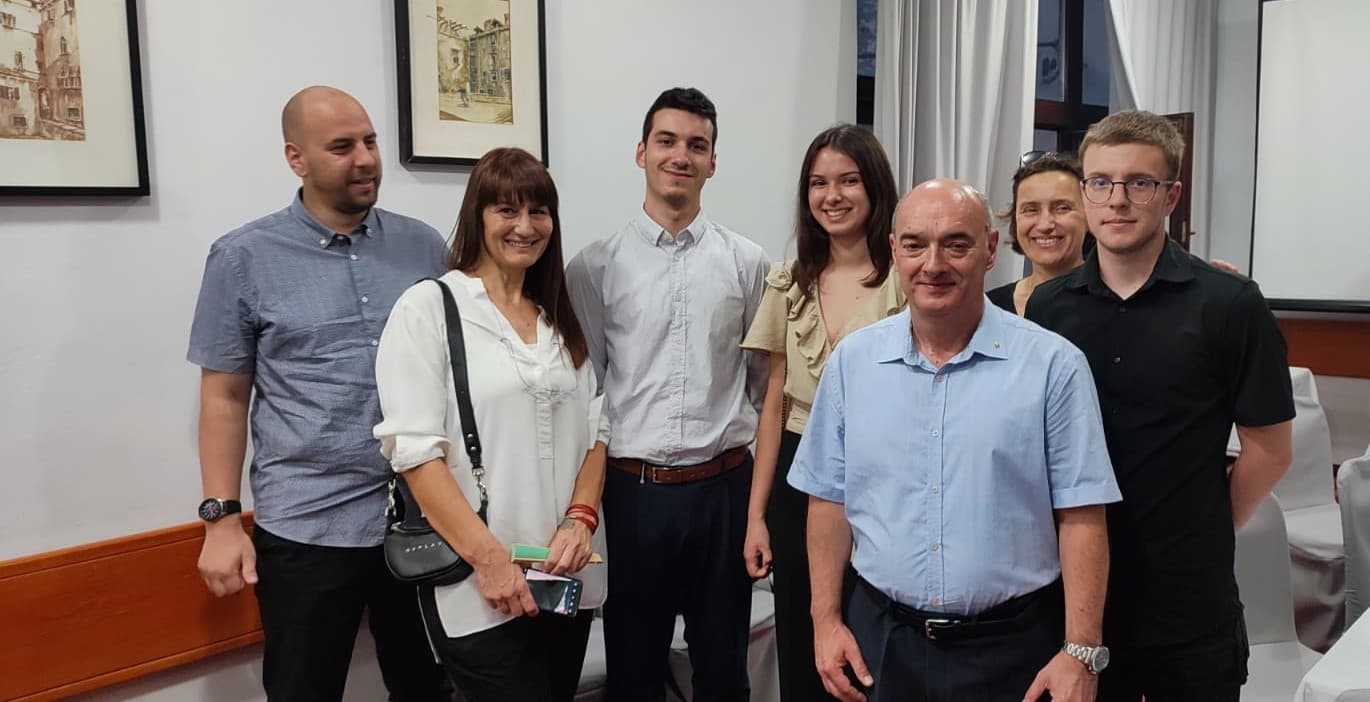 Za šibensku izvrsnost: Rotary klub nagradio nadarene maturante Emu i dva Kristijana