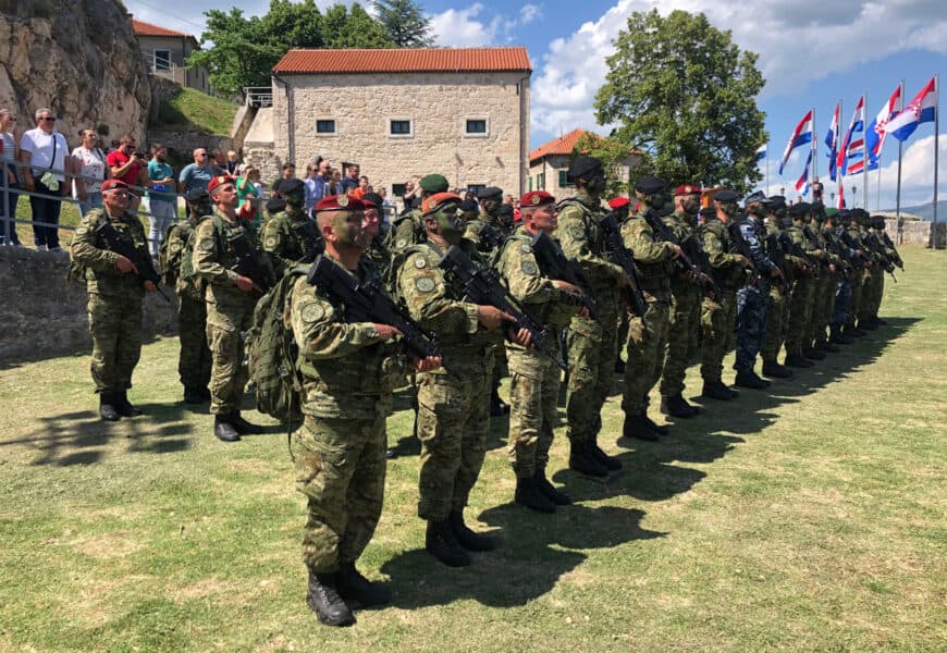 Nakon 88 kilometara hodanja od Udbine do Knina, uručene diplome polaznicima obuke