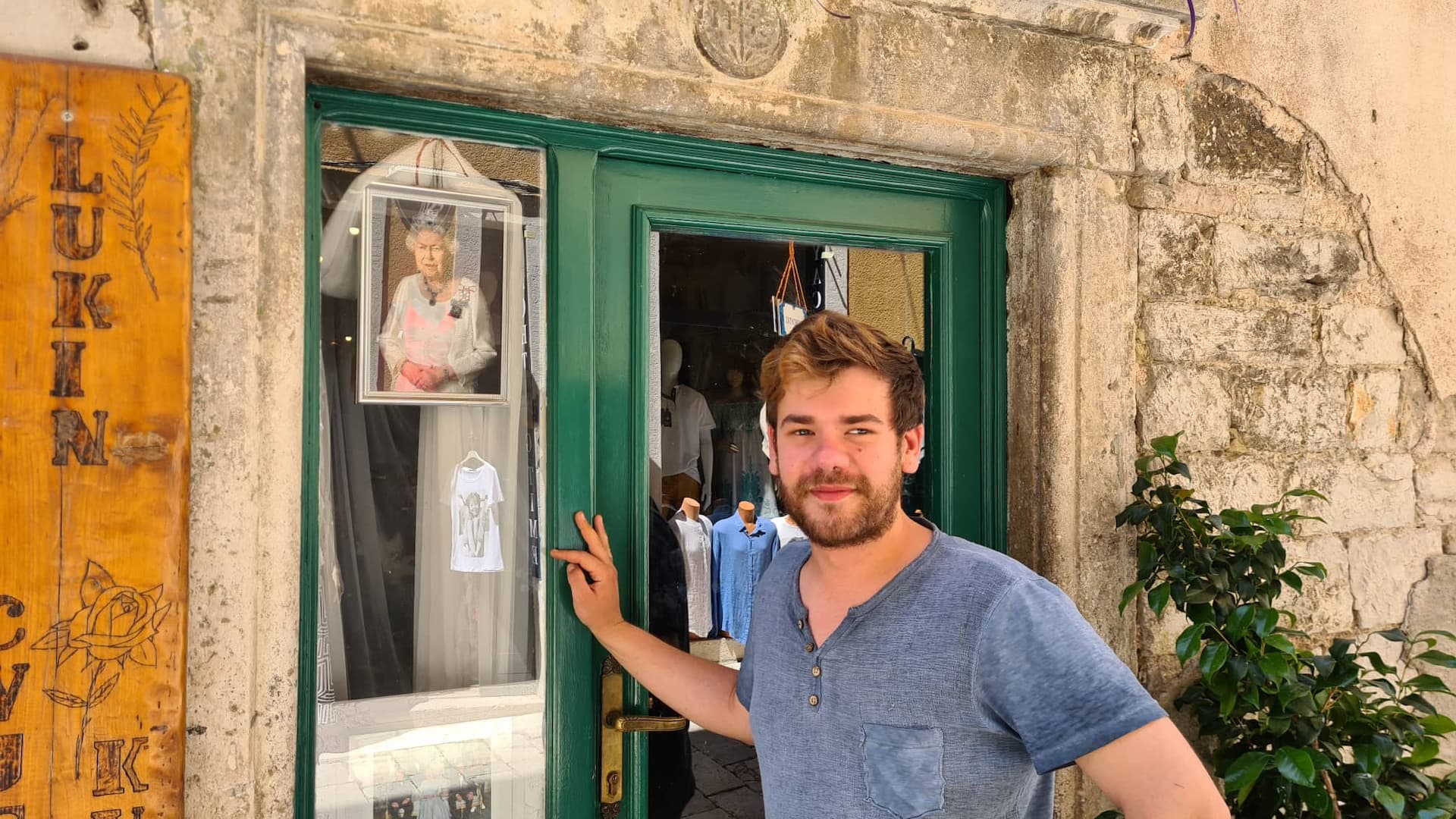 Cvjećar Luka Čular u Šibeniku organizira čajanku povodom jubileja engleske kraljice