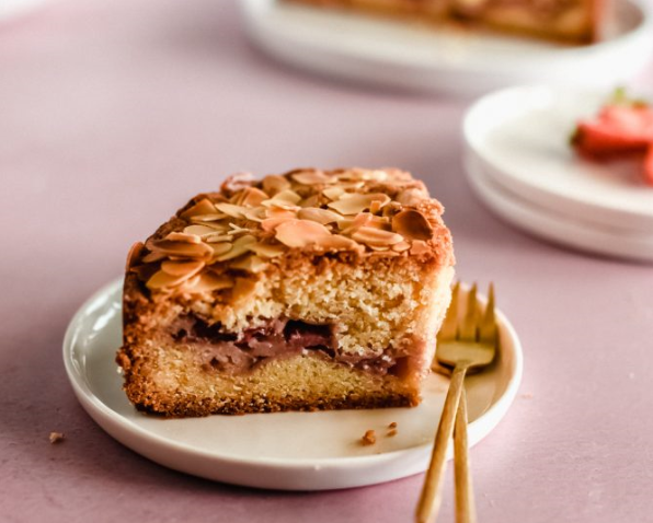 Za nedjelje i kasne doručke: Nina Mrvica donosi nam recept za kolač od jagoda 