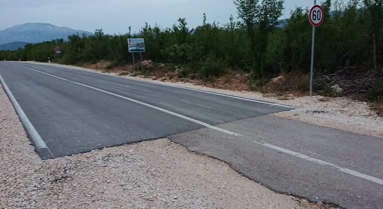 Ovako izgleda cesta na prelazu između Zadarske i Šibensko-kninske županije