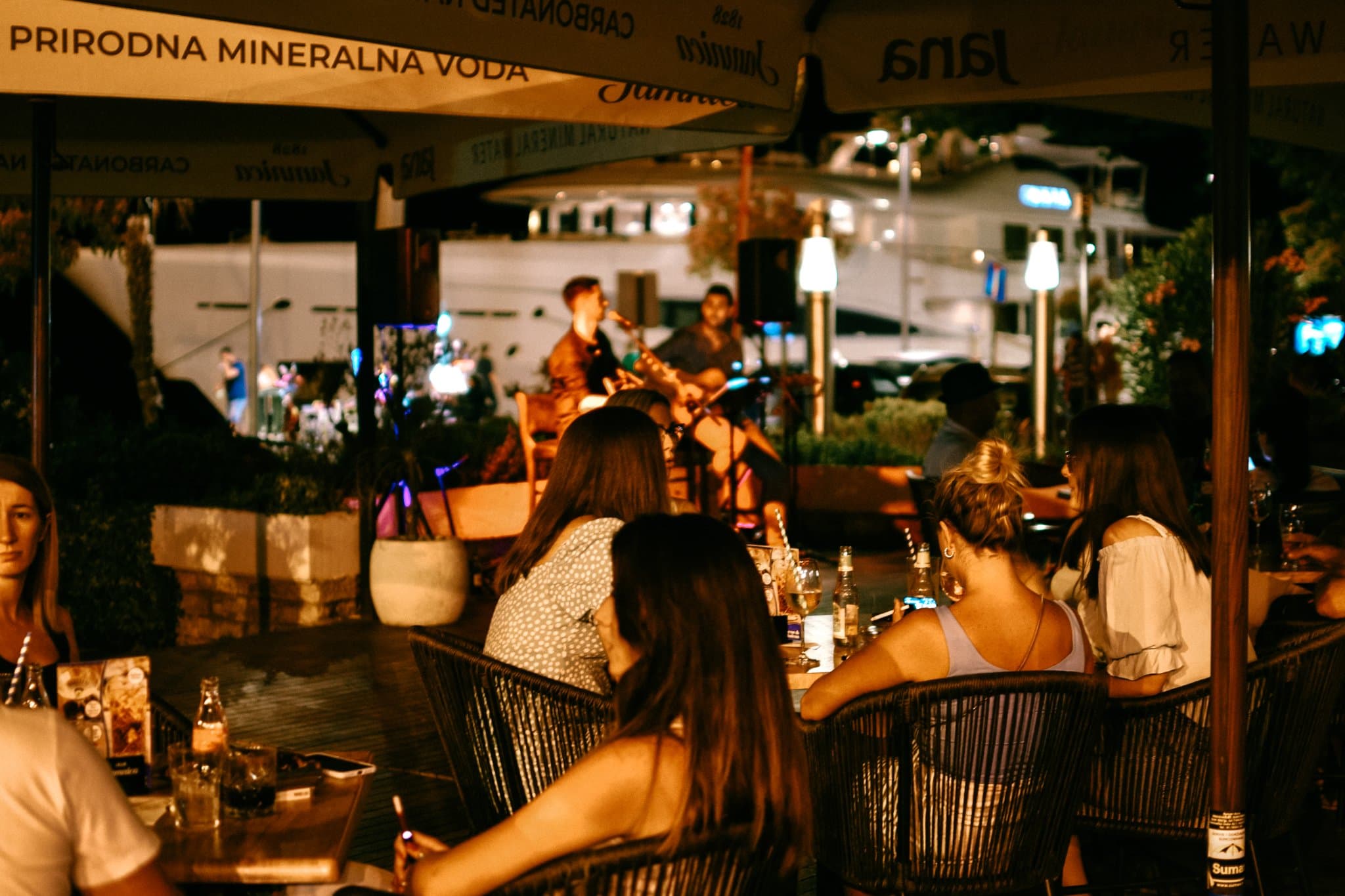 Ne propustite koncerte na terasi restorana i bara Jadran! 