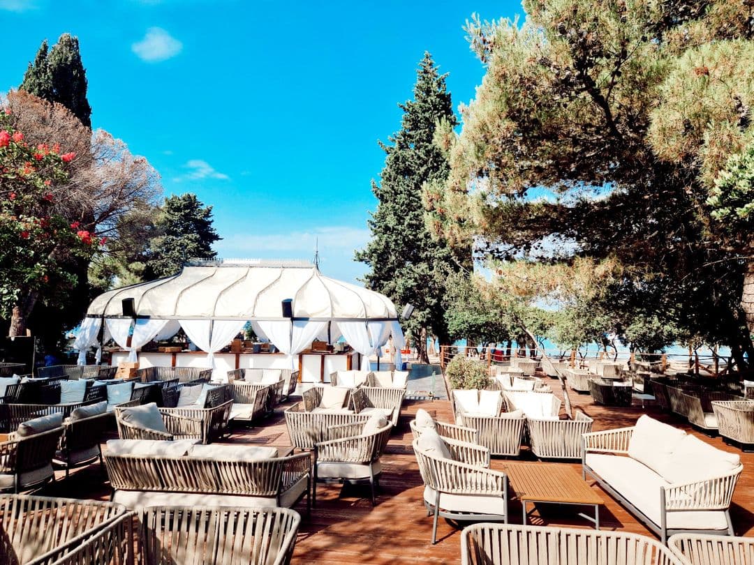 La Playa lounge bar novo je odredište svih ljubitelje zabave na plaži!  