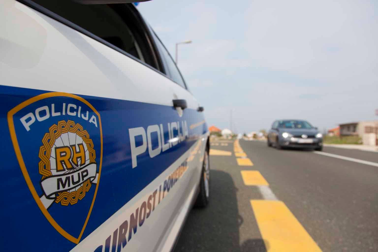 Policija u petak na šibenskim cestama kontrolira brzinu vozila i koristite li mobitel u vožnji 