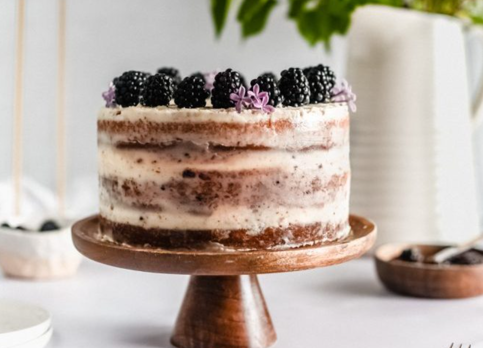 Ovo je sve što nam treba za savršenu nedjelju: Torta od vanilije i kupina po receptu Nine Mrvice 