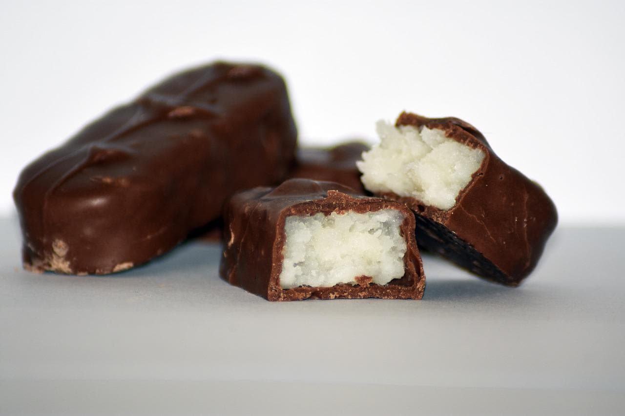 Napravite domaće praline: Recept za omiljen slatkiš od kokosa i čokolade