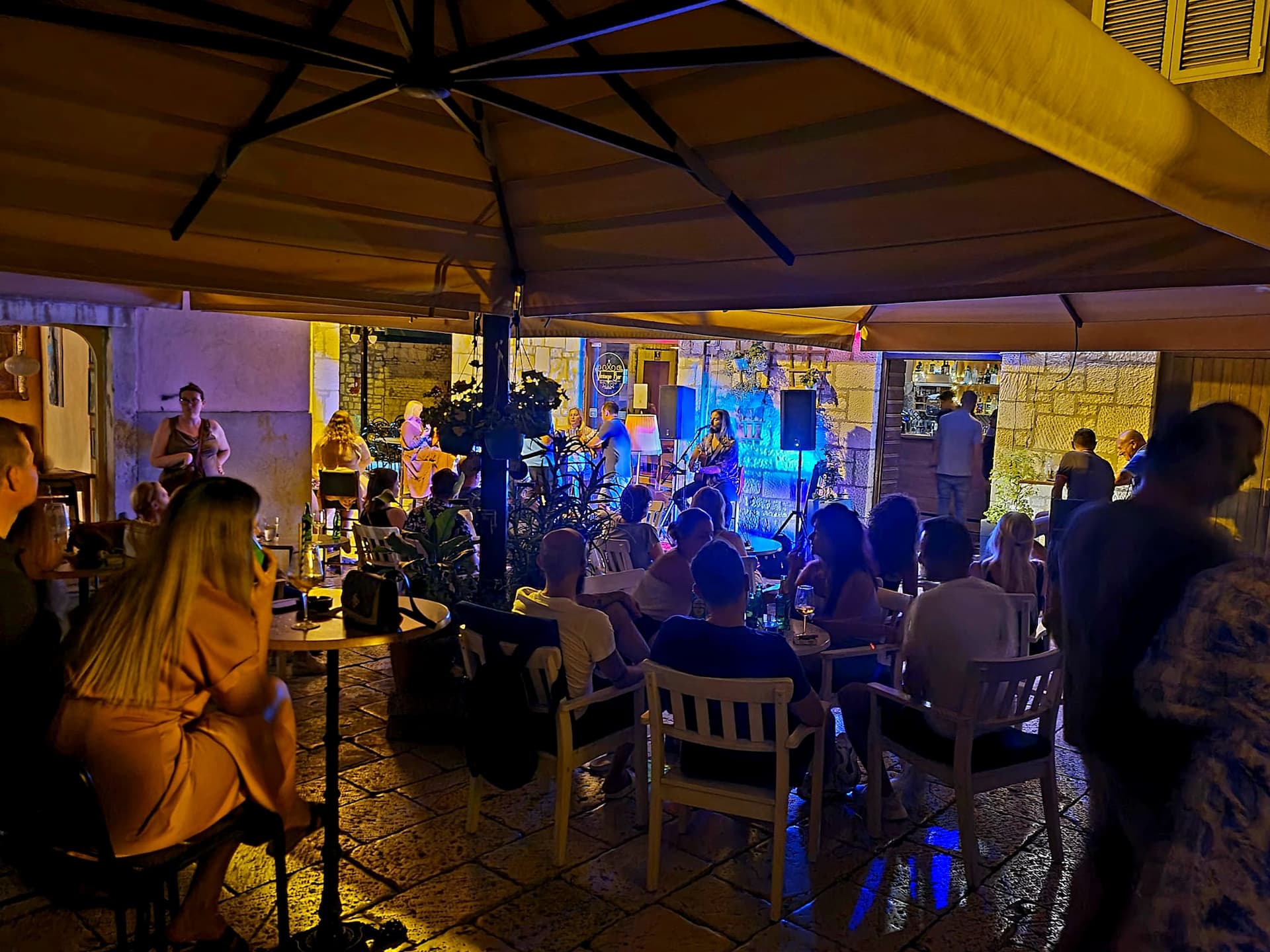 Vintage Bar ima vrhunski program: Nastupa glazbena zvijezda Brandon Delagraentiss!