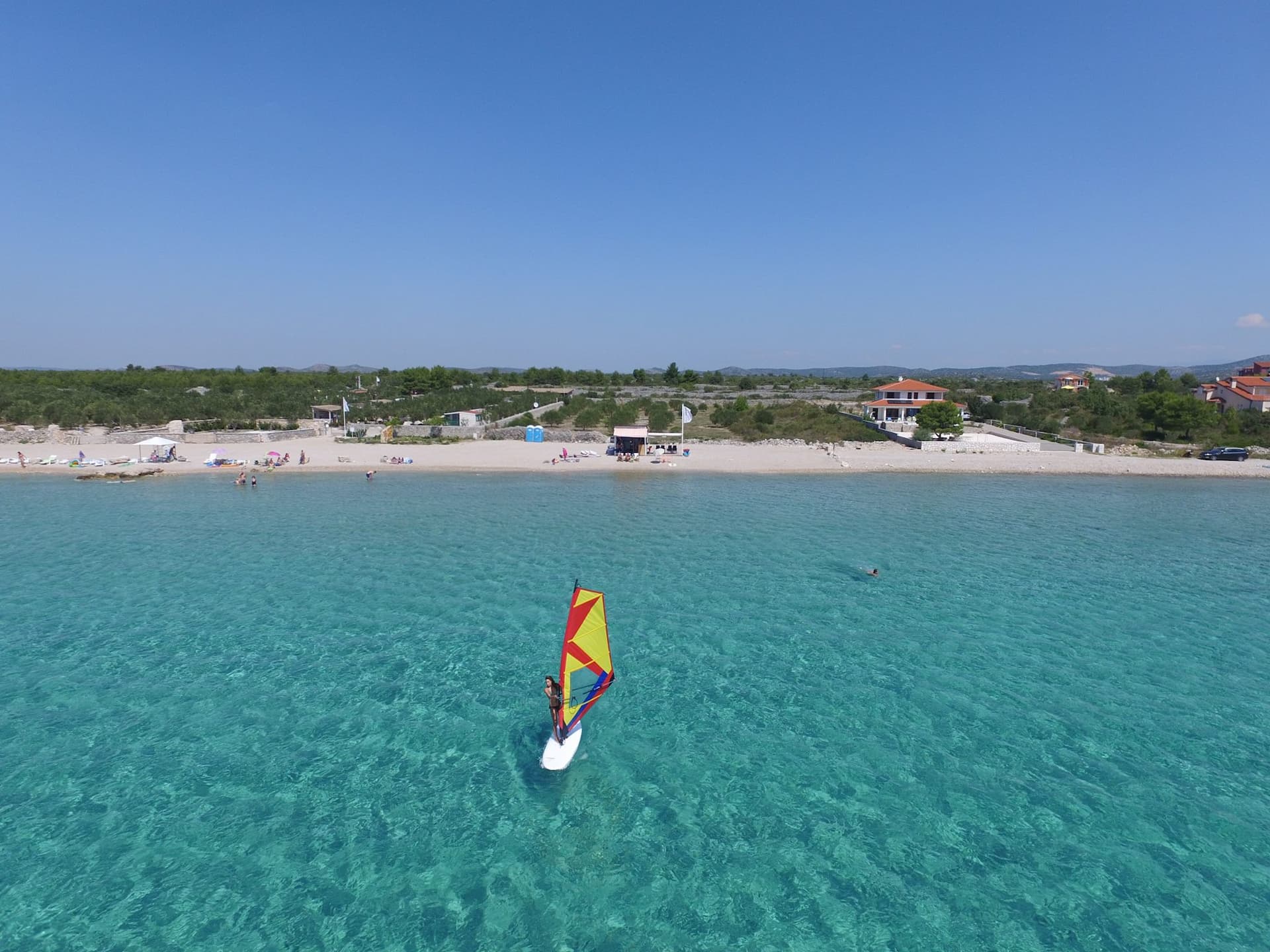 U Šibeniku se igra na travi, a u četvrtak na Jadriji zaigrajte kviz na plaži