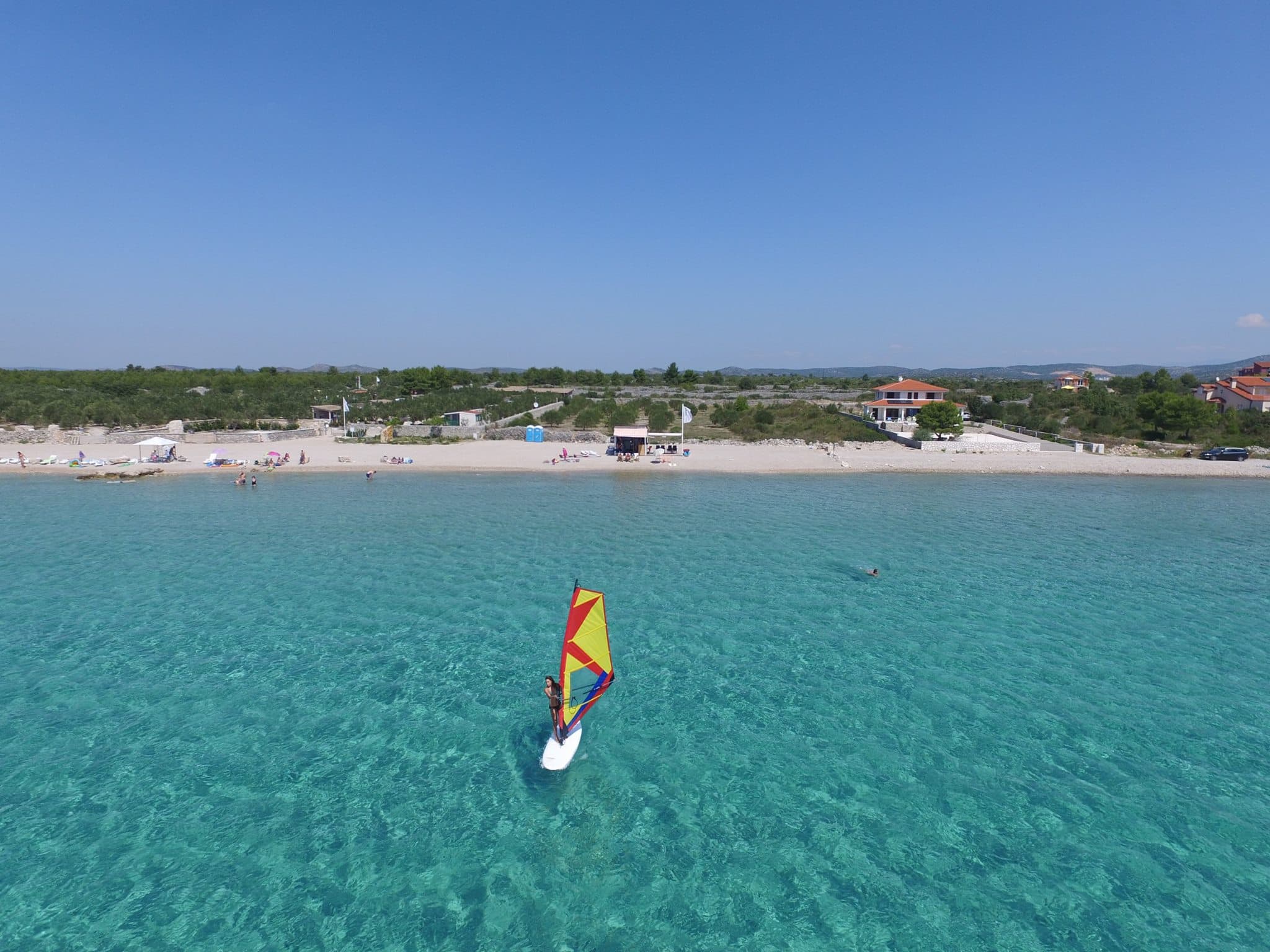 U Šibeniku se igra na travi, a u četvrtak na Jadriji zaigrajte kviz na plaži