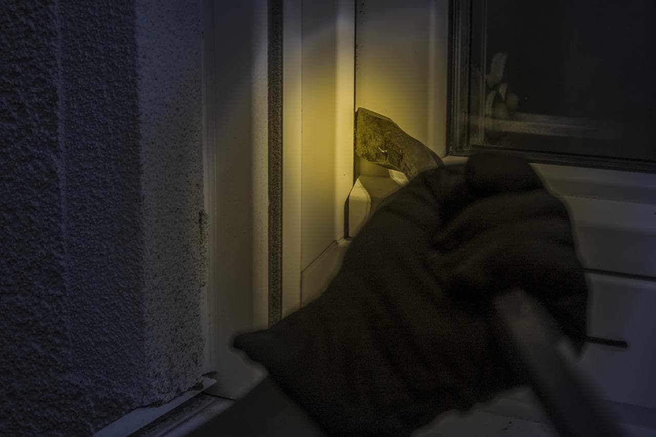 Provalio u kuću 83-godišnjakinje i ukrao kućanske aparate