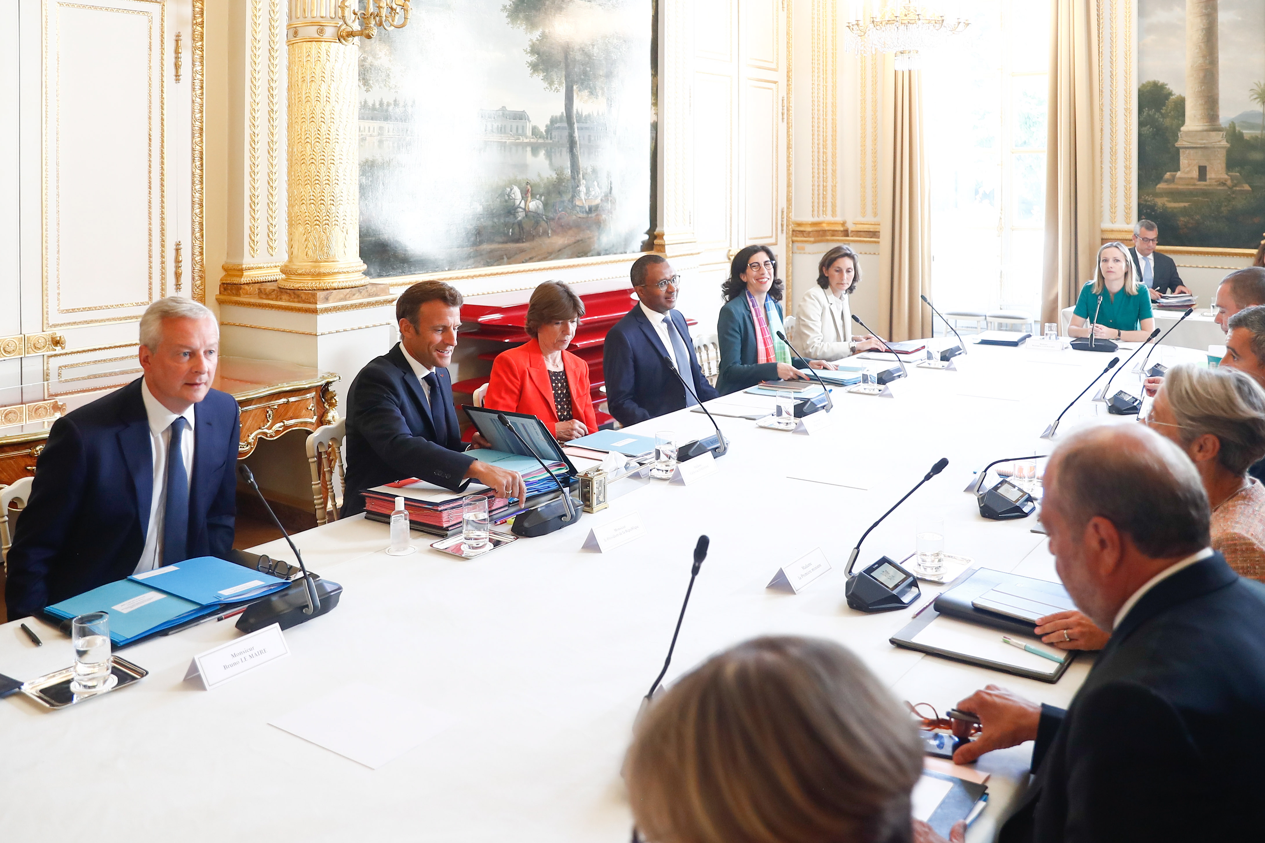 Macron upozorio Francuze da je došao 'kraj obilju'