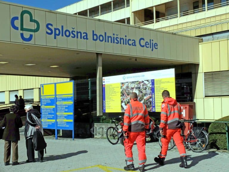Bolnica u Celju zamijenila pacijente, obitelj 'pokopala' živog čovjeka, policija sve istražuje