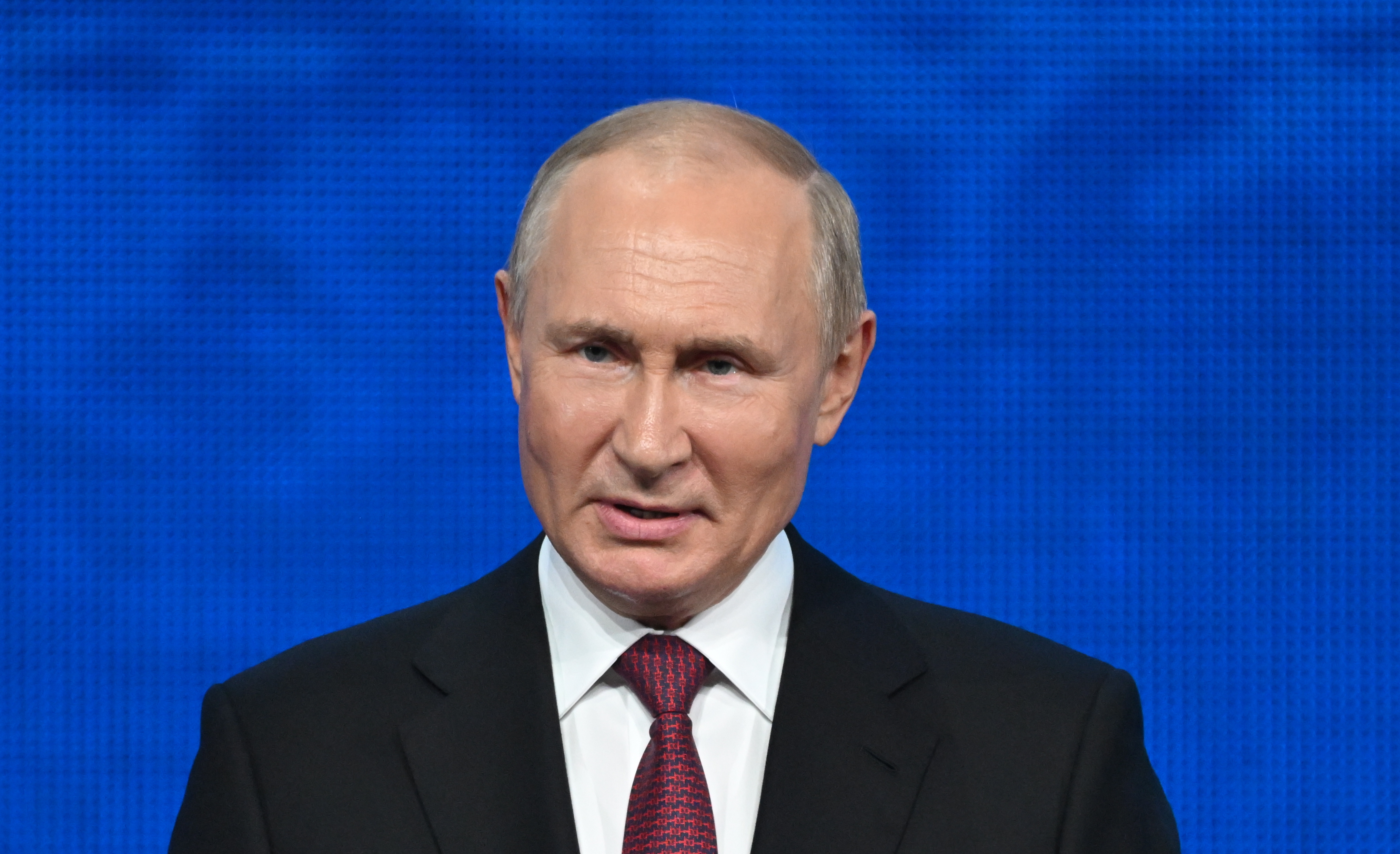 Putin: 'Imamo mnogo oružja da odgovorimo i to nije blef'