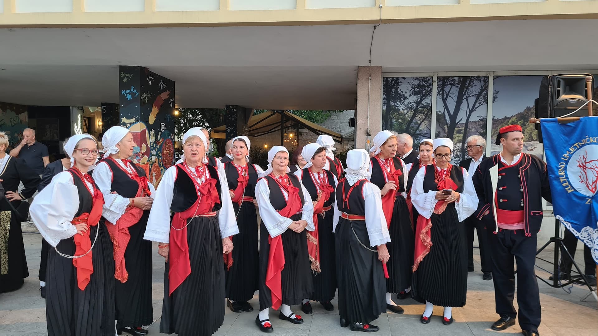 U Šibeniku se okupili KUD-ovi iz županije, ali Šibenčani nisu baš pohrlili na njihov nastup