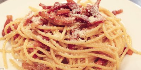 Klasik iz Italije: 'Siva pašta' s pancetom gotova za 20 minuta