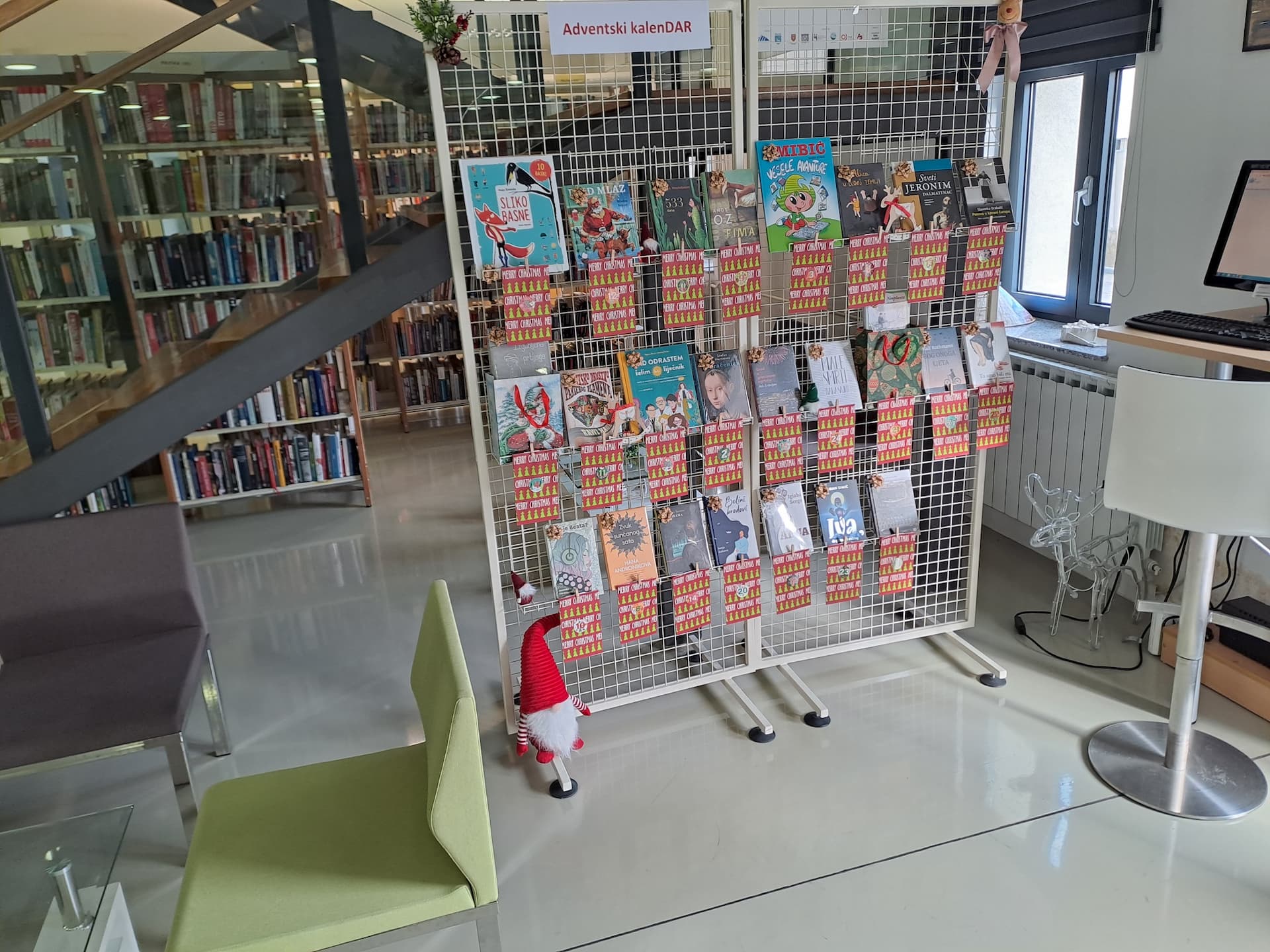 Adventski kalenDAR u knjižnici: Svakog dana prvom novom članu – knjiga na dar
