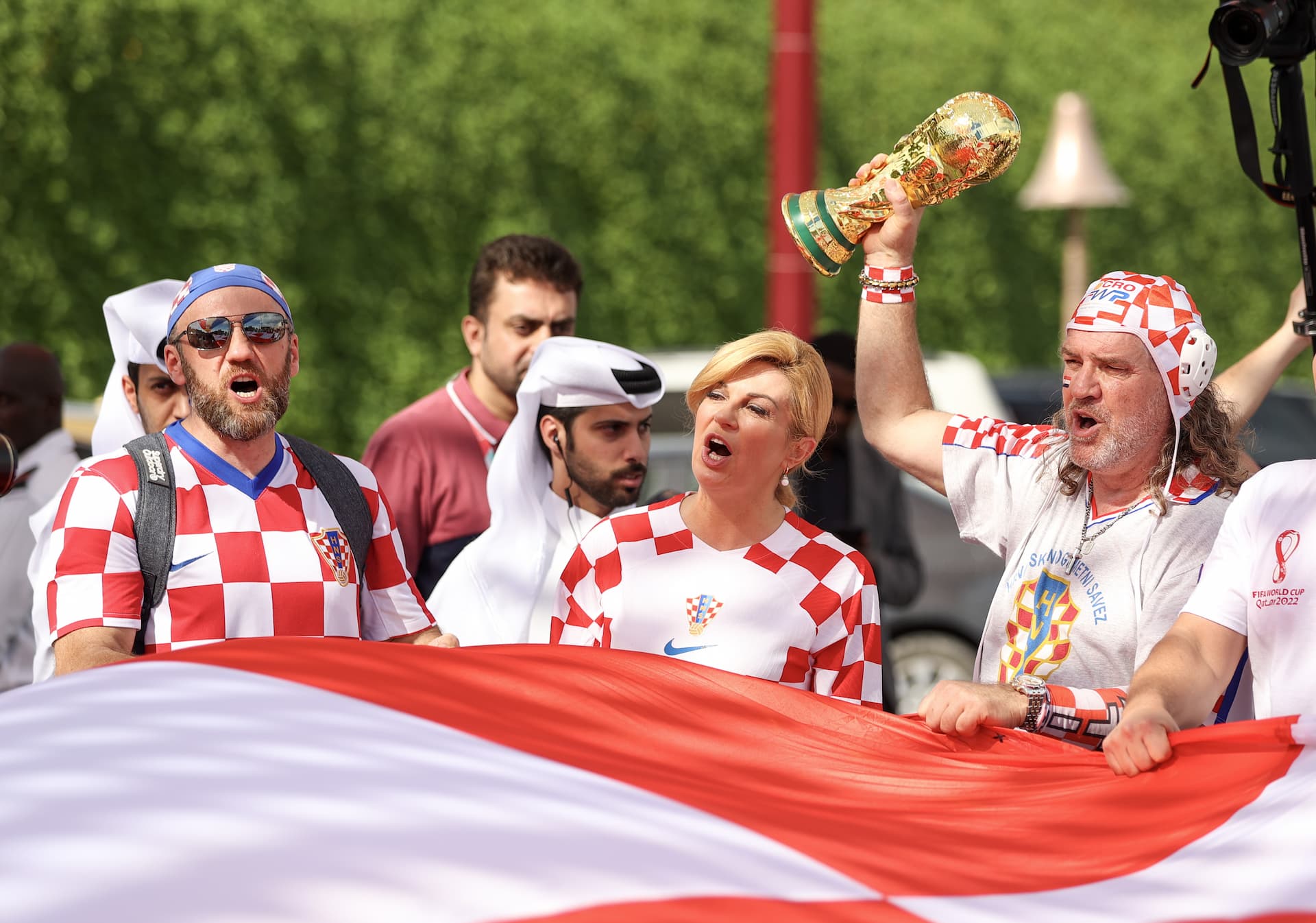 Navijačko ludilo u Dohi: Korteo navijača predvodi Kolinda