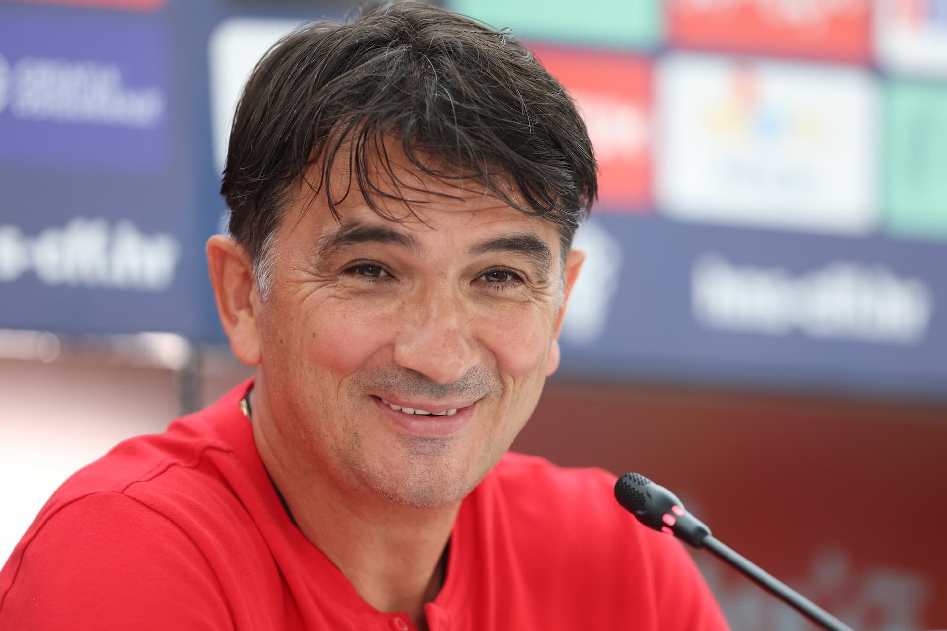 Dalić na presici dočekan pljeskom novinara: 'Sretan sam i ponosan do neba'