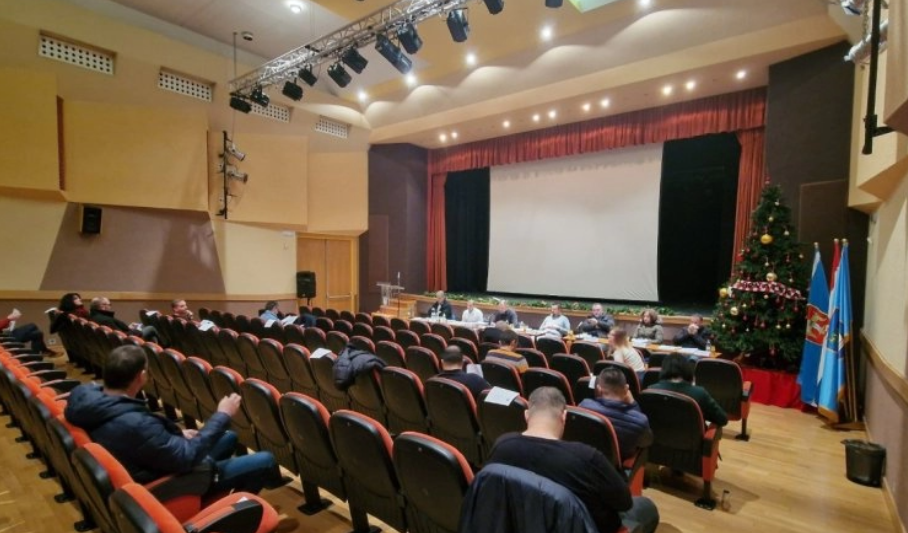 Aktualni sat: Vijećnici o devastaciji i nelegalnoj izgradnji na otoku Tijatu, EU fondovima...