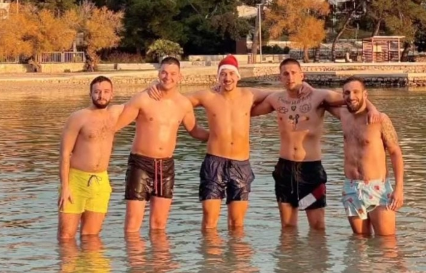 Odmah nakon ručka: Božićno kupanje na Plavoj plaži u Vodicama