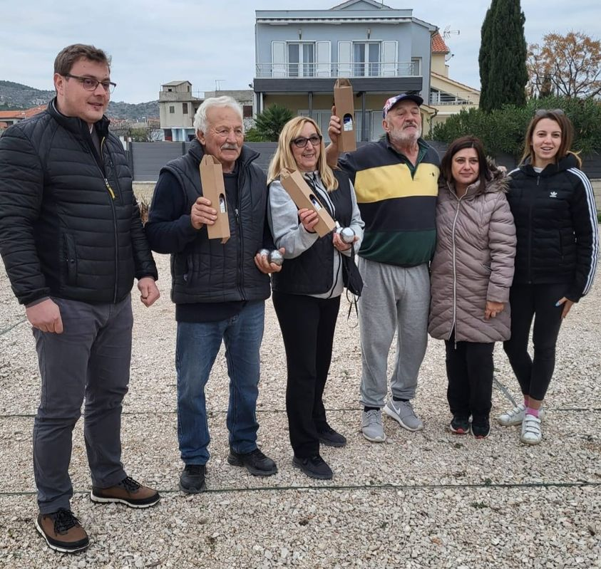 Humanitarnim petanque turnirom u Tribunju skupljeno 700 eura za obitelj Ledenko