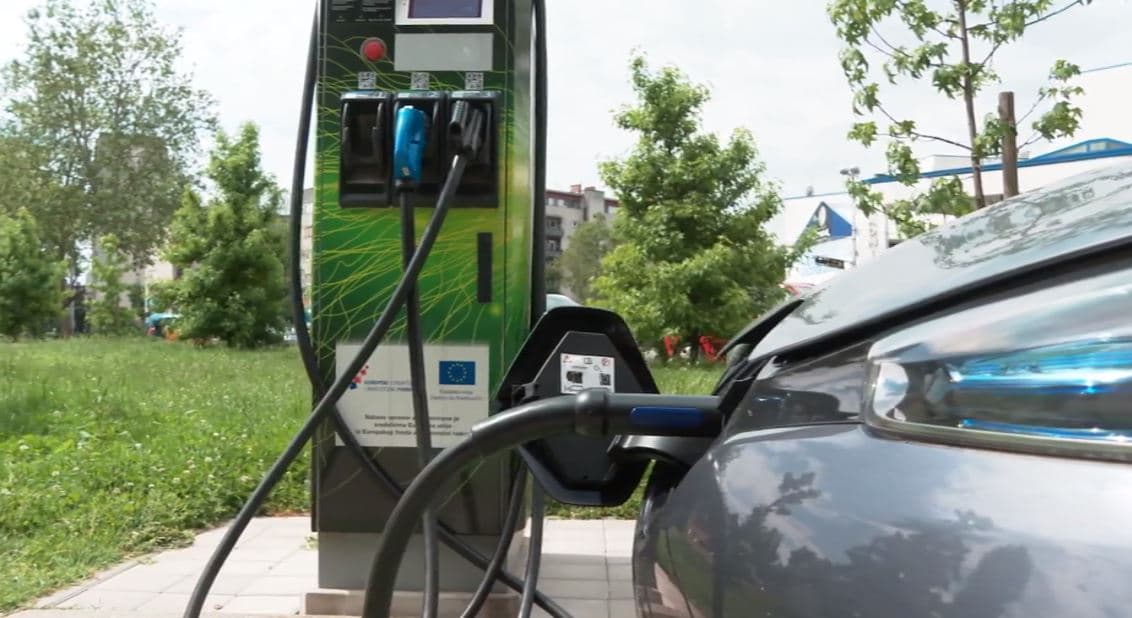 Teško se gase: Ozbiljan problem kod električnih automobila