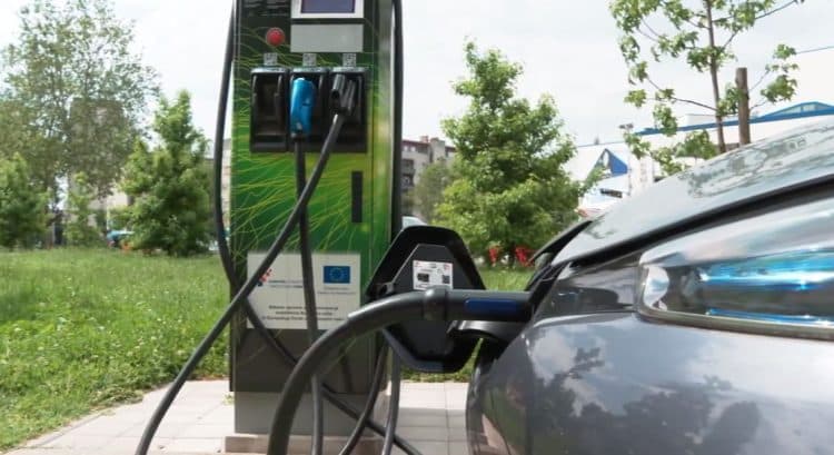 Prometni stručnjak upozorava na ozbiljan problem kod električnih automobila 