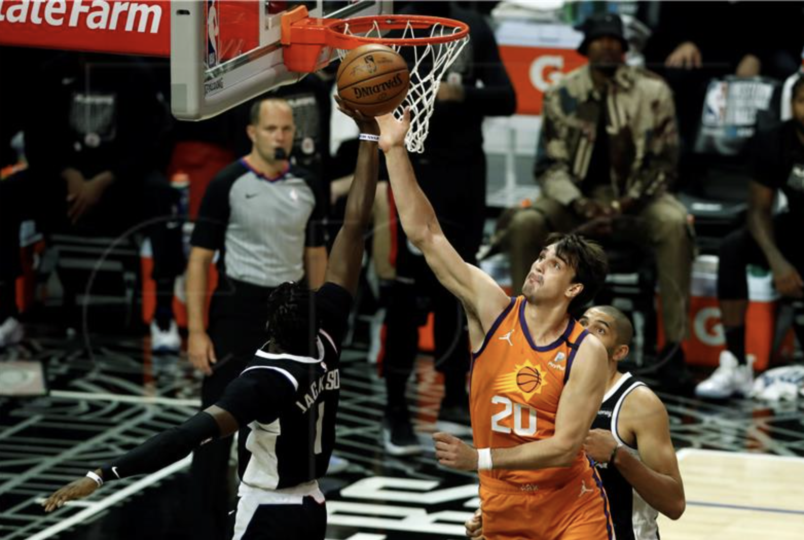 Šiši se vraća u NBA formu, Hornetsima zabio 19 koševa