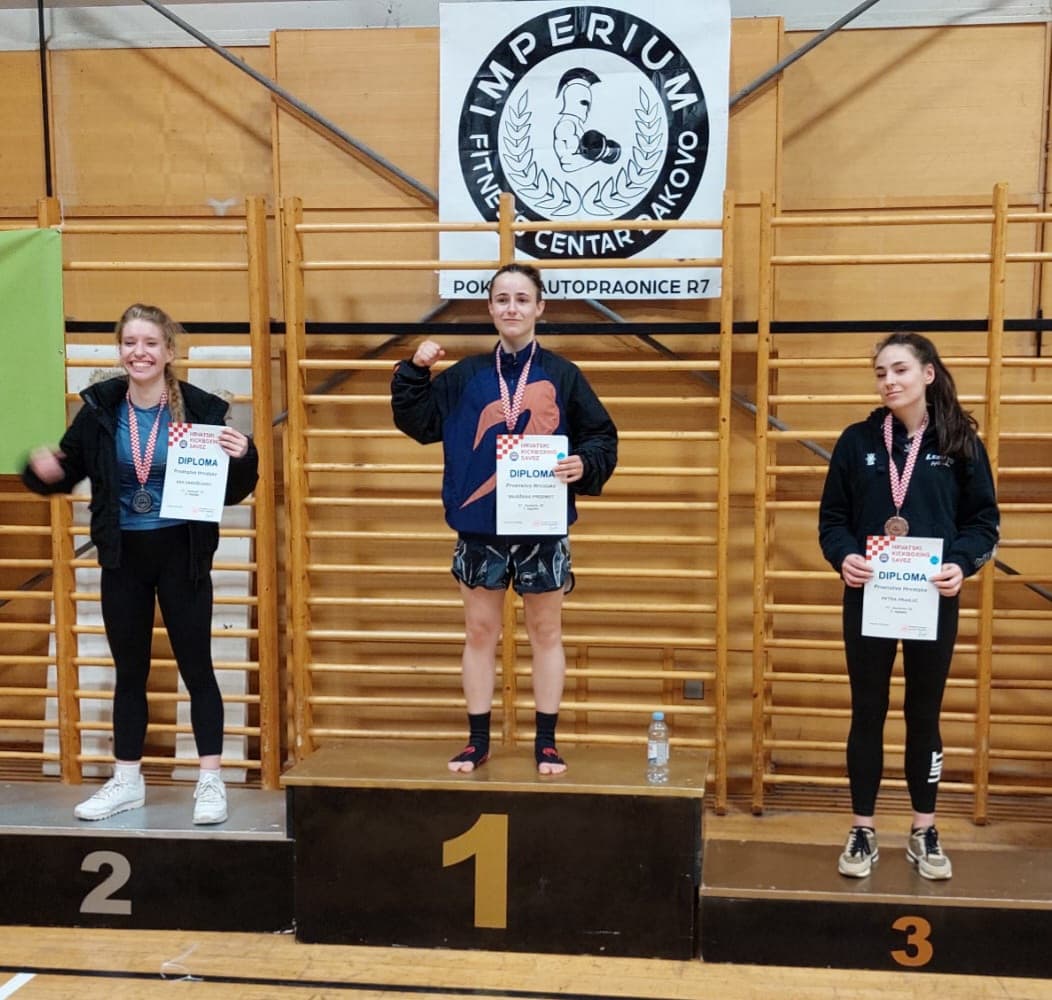 Laura Lokas juniorska, Snježana Prgomet seniorska prvakinja Hrvatske po K-1 pravilima