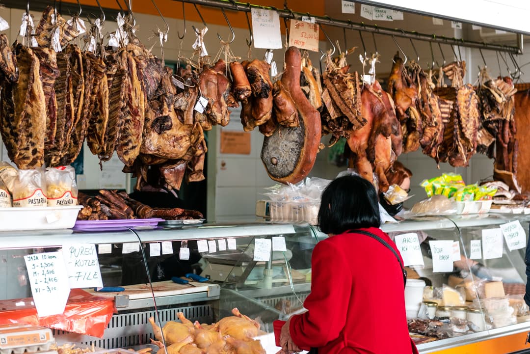 Delikatese Petrović traže radnike u dućanu na pijaci i u pogonu u Pakovom Selu