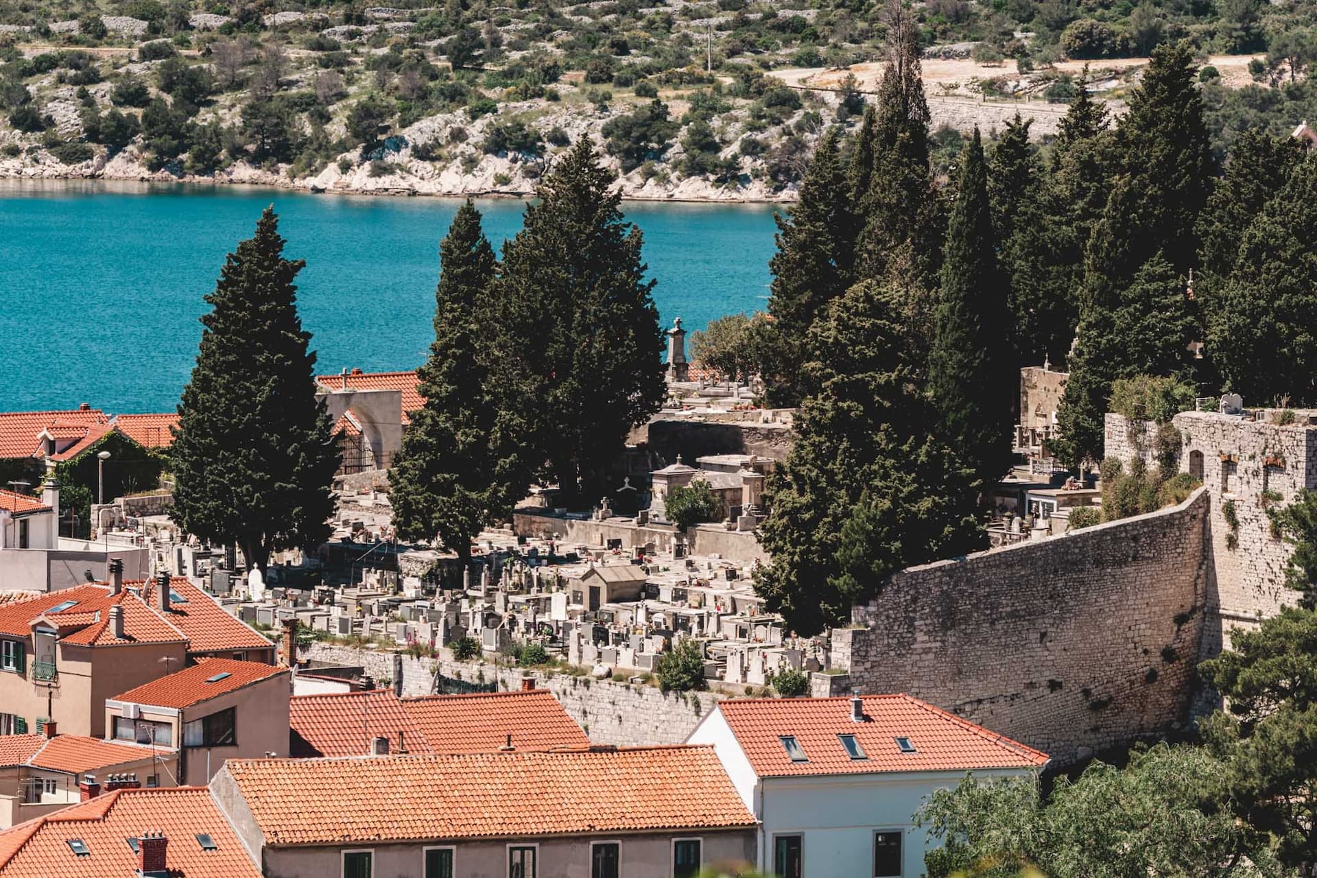 U Hrvatskoj i dalje nedostaje grobara: Prošle godine zaposlen 41, tražilo ih se 128